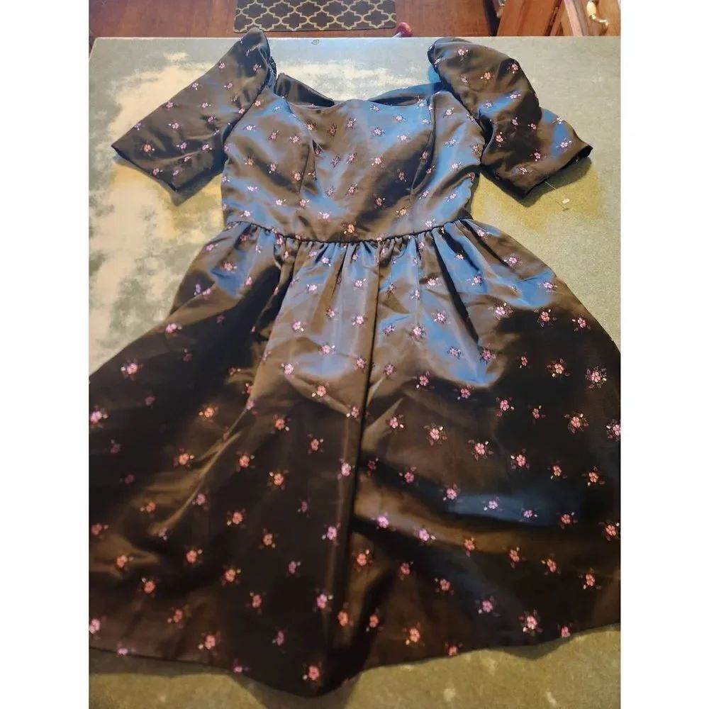NWOT Gal Meets Glam Maude Daisy Bow Back Satin Dress Black Fit and Flare Size 0